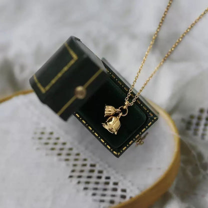 Delicate floral pendant necklace by CotaJewelry