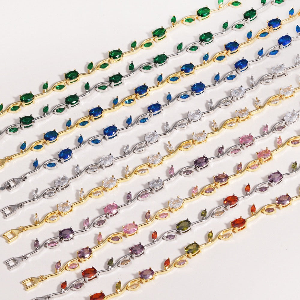 Zartes Rosenarmband – Eleganter floraler Charmschmuck für Damen | CotaJewelry